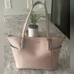 Light Pink Michael Kors Medium Size Purse